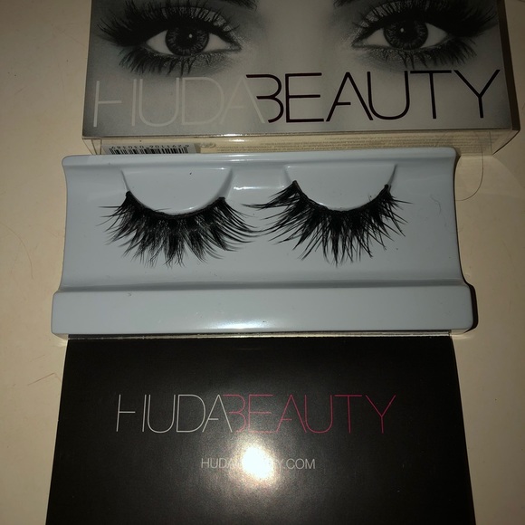 HUDA BEAUTY Other - Huda beauty lashes